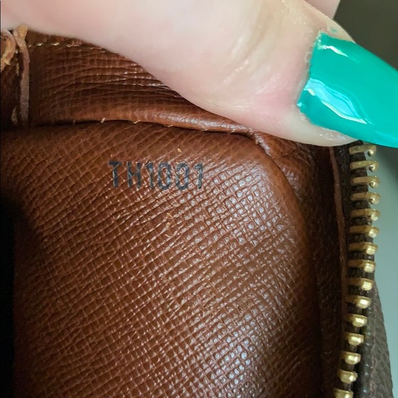 Authentic Louis Vuitton Amazone with strap - Picture 8 of 11